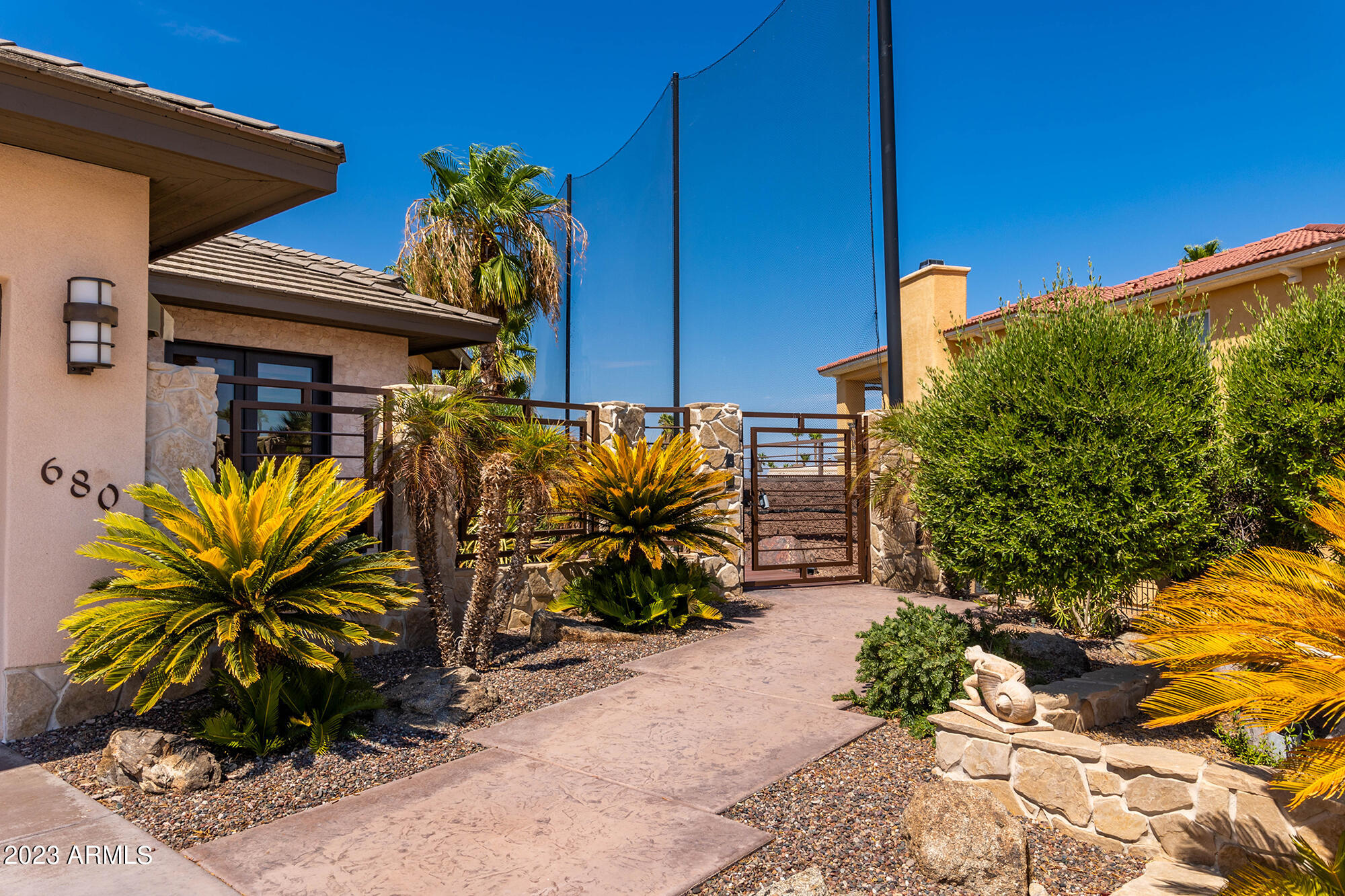 680 VIA DEL LAGO --