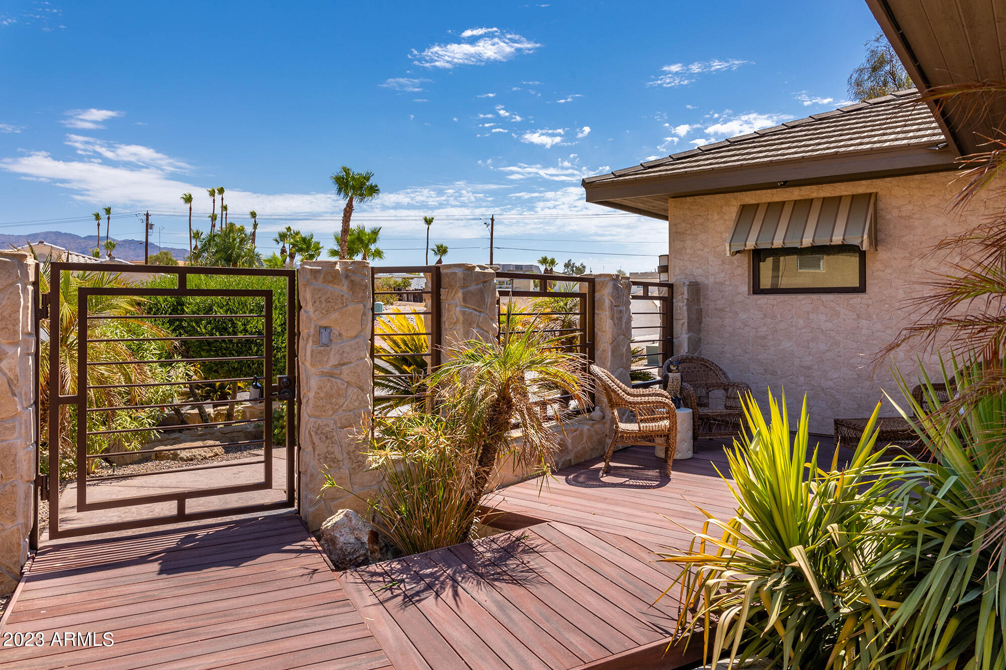 680 VIA DEL LAGO --
