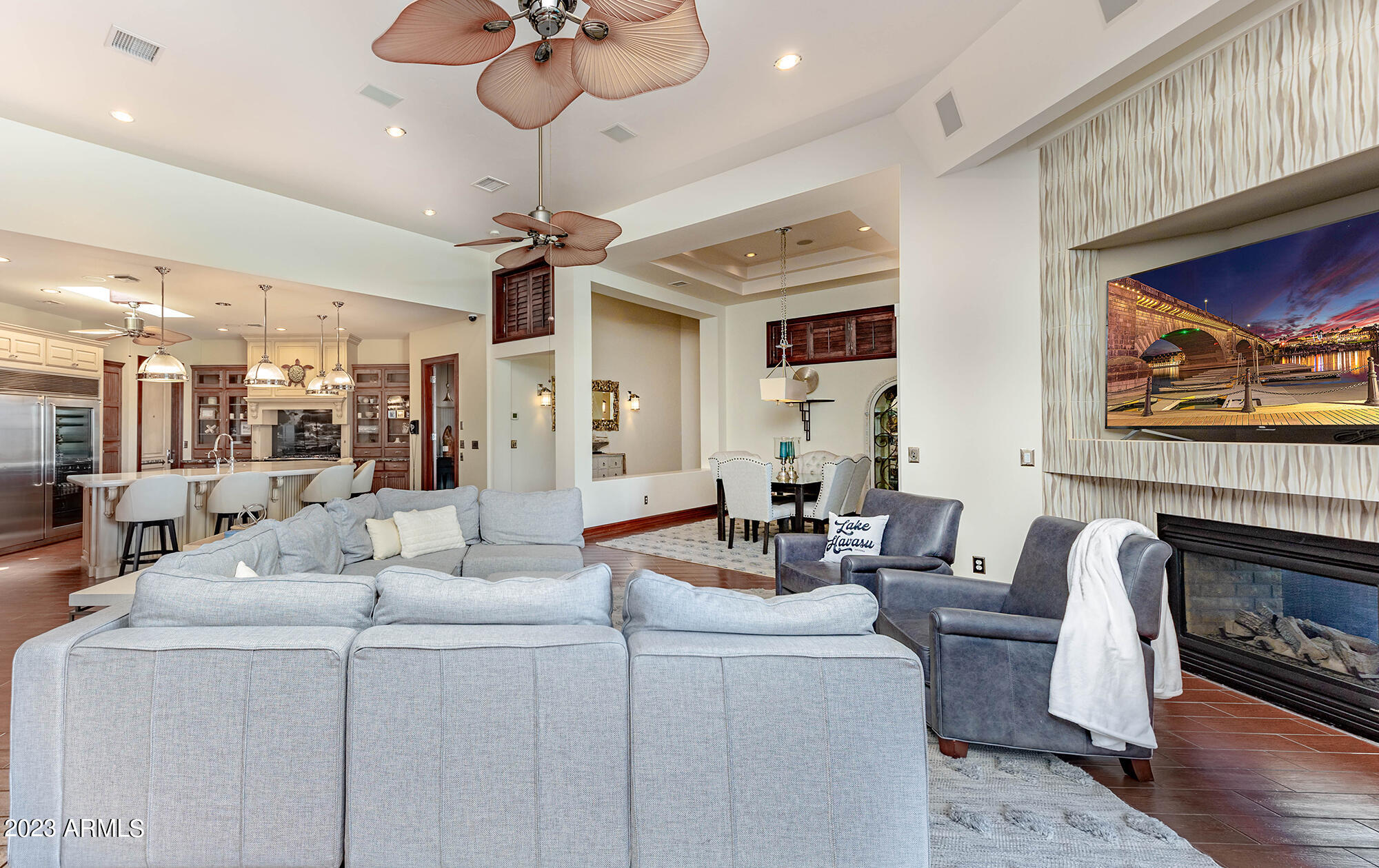 680 VIA DEL LAGO --
