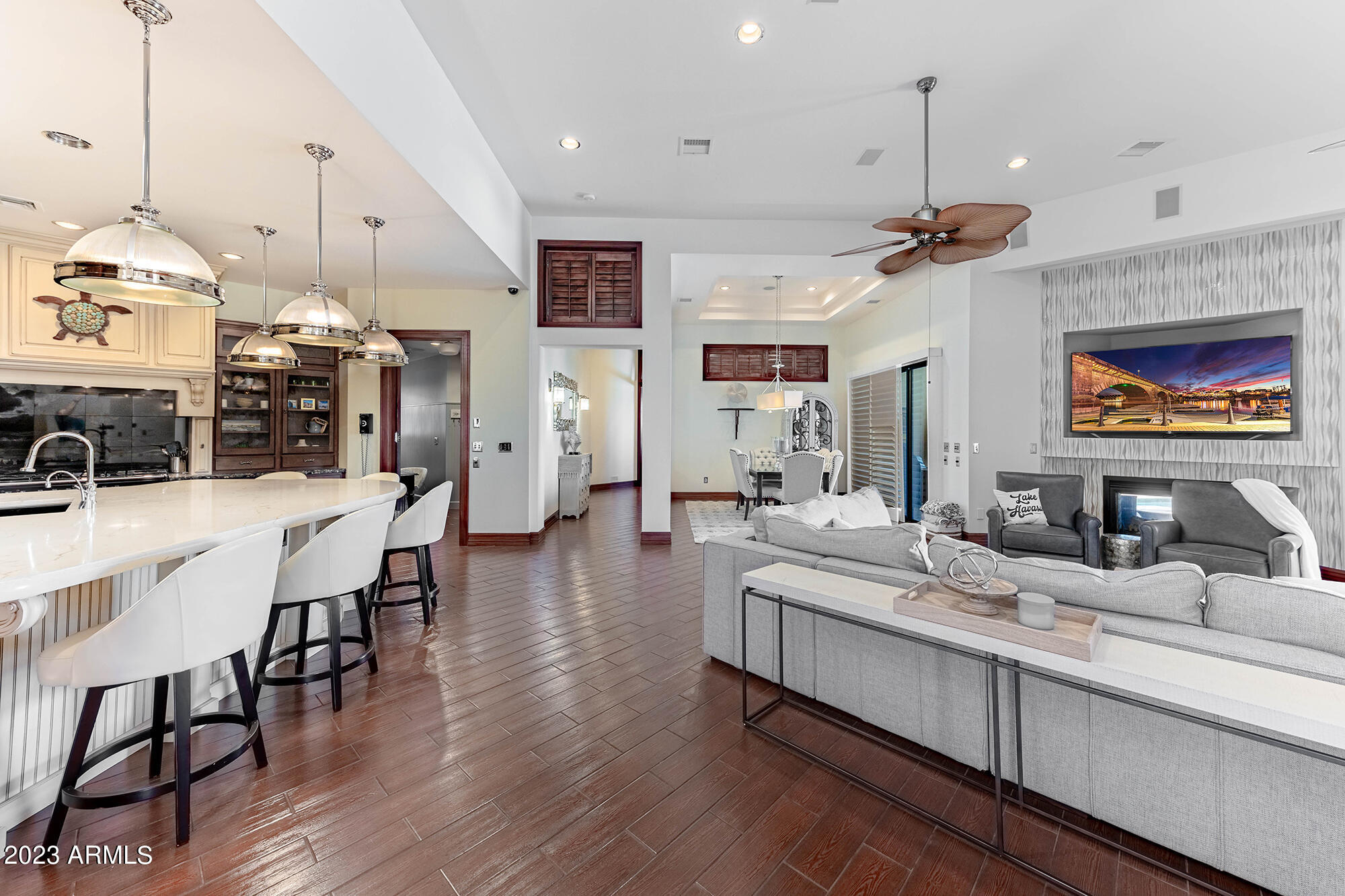 680 VIA DEL LAGO --