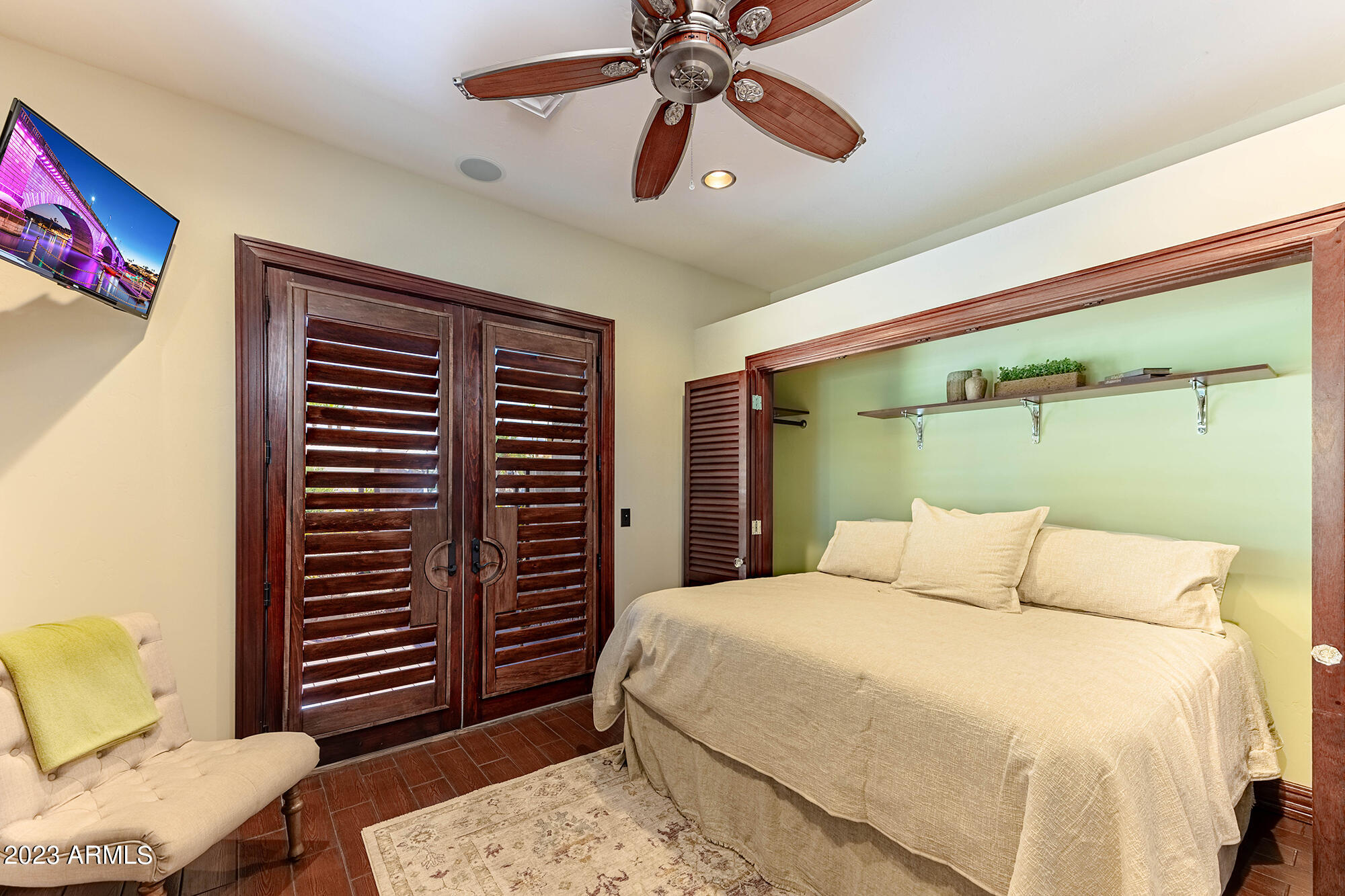 680 VIA DEL LAGO --