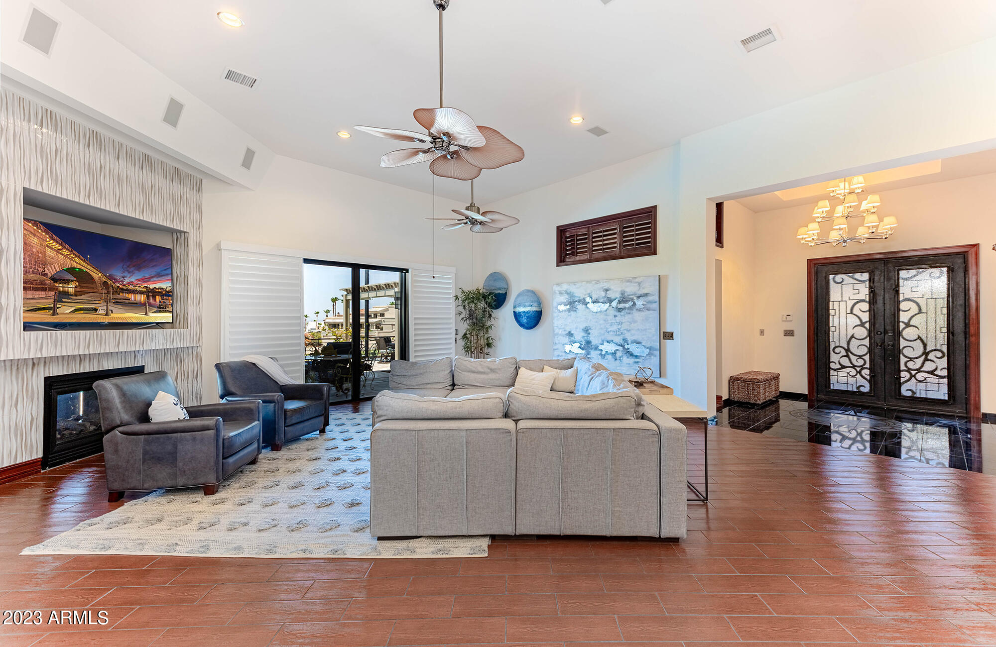 680 VIA DEL LAGO --