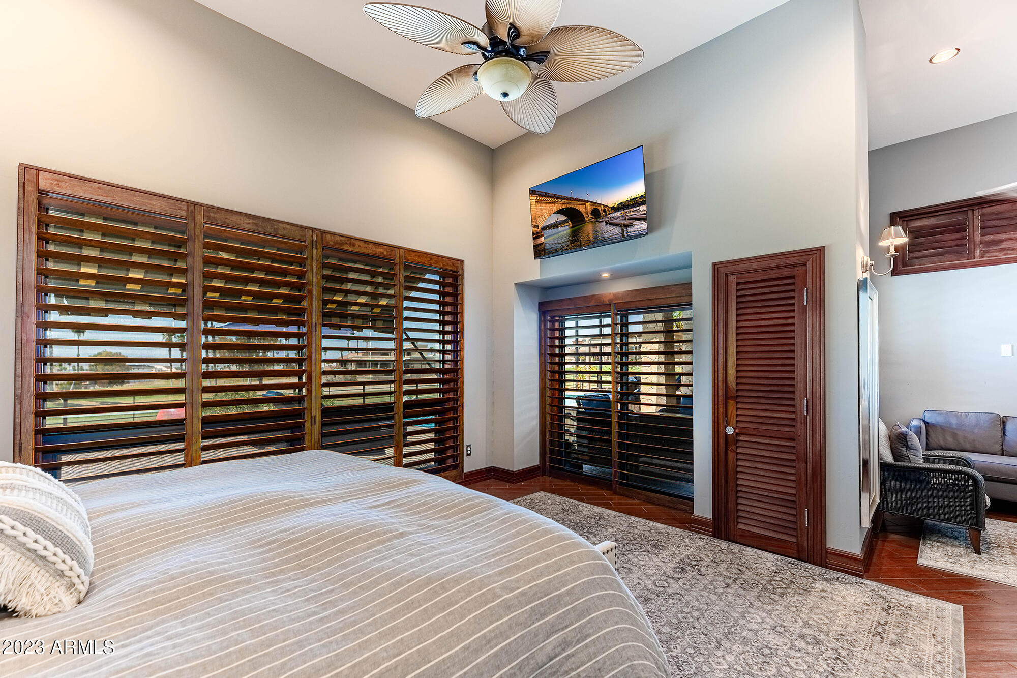 680 VIA DEL LAGO --