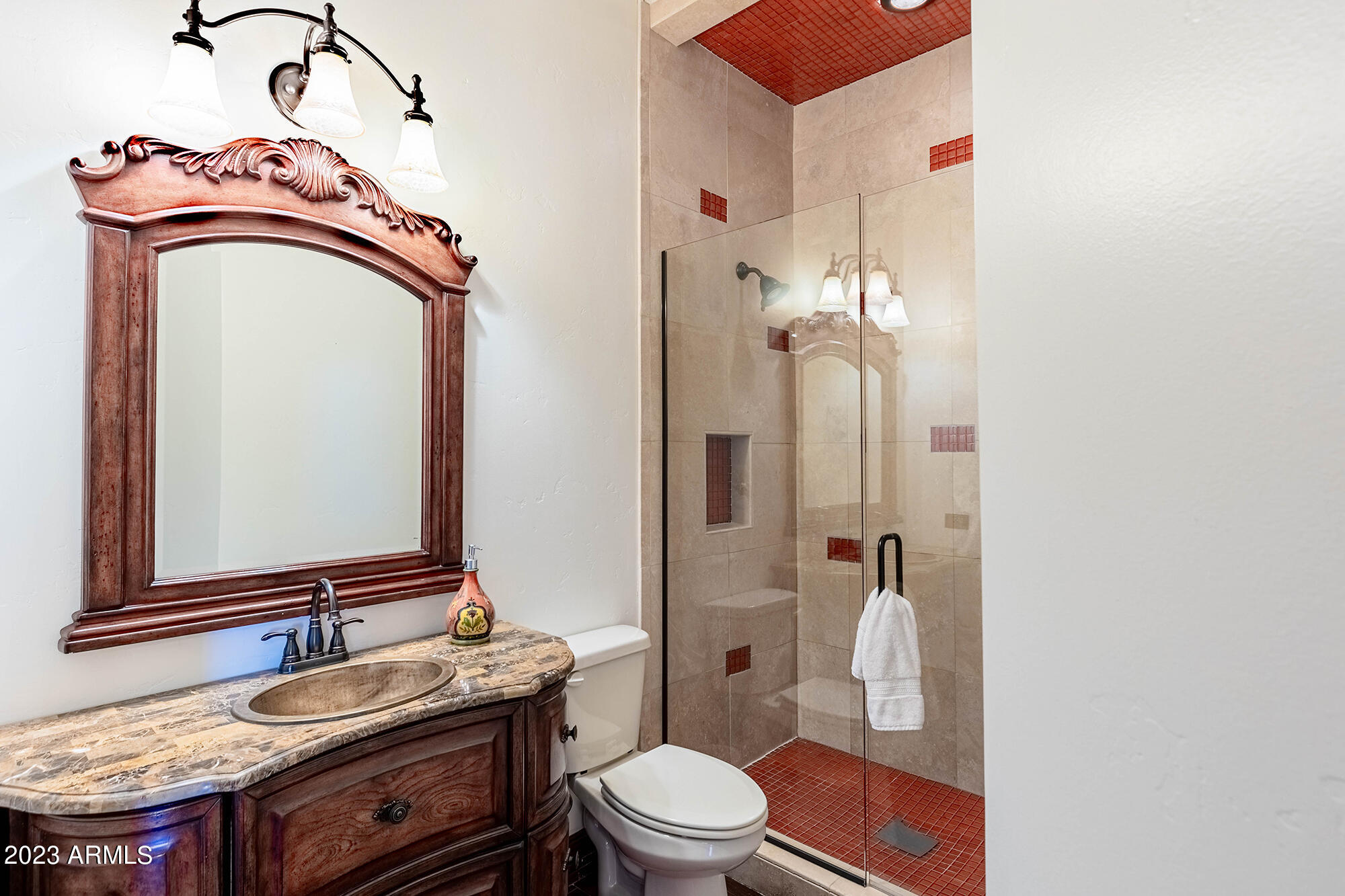 680 VIA DEL LAGO --