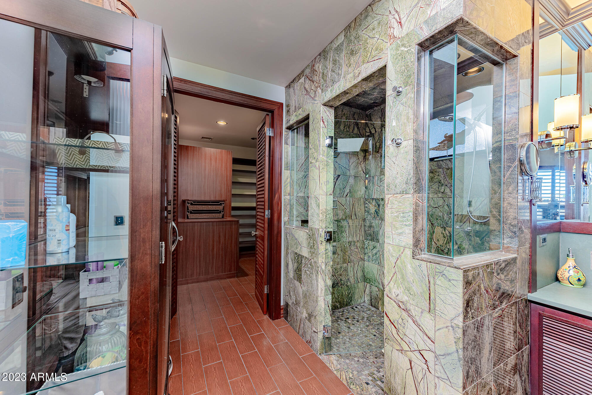 680 VIA DEL LAGO --