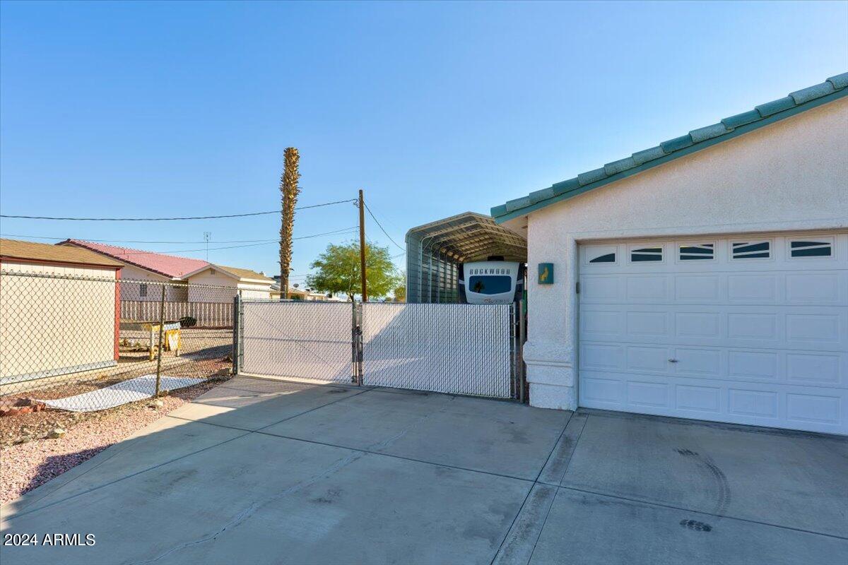 3671 TARPON Plaza