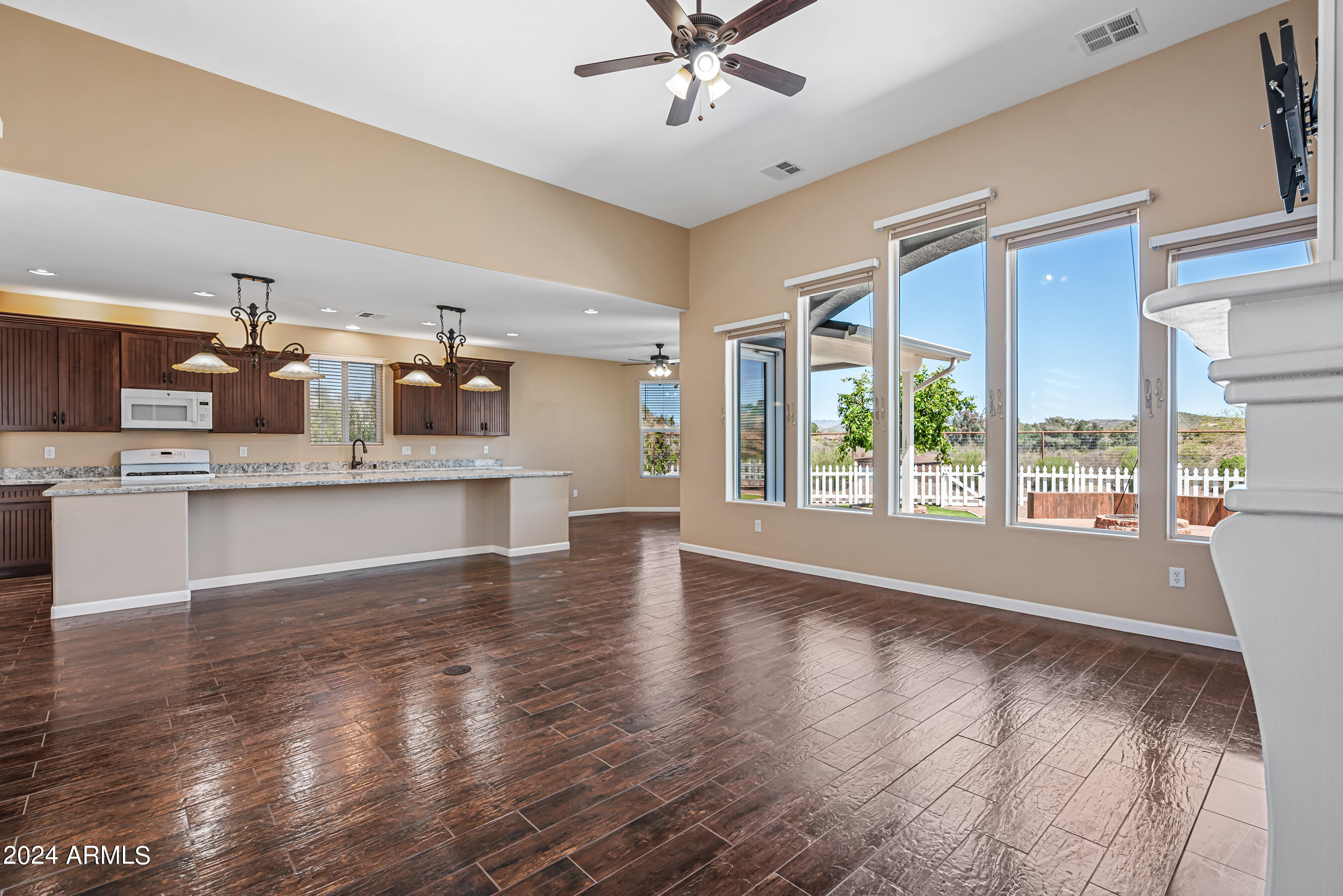 180 E AMARANTH Drive