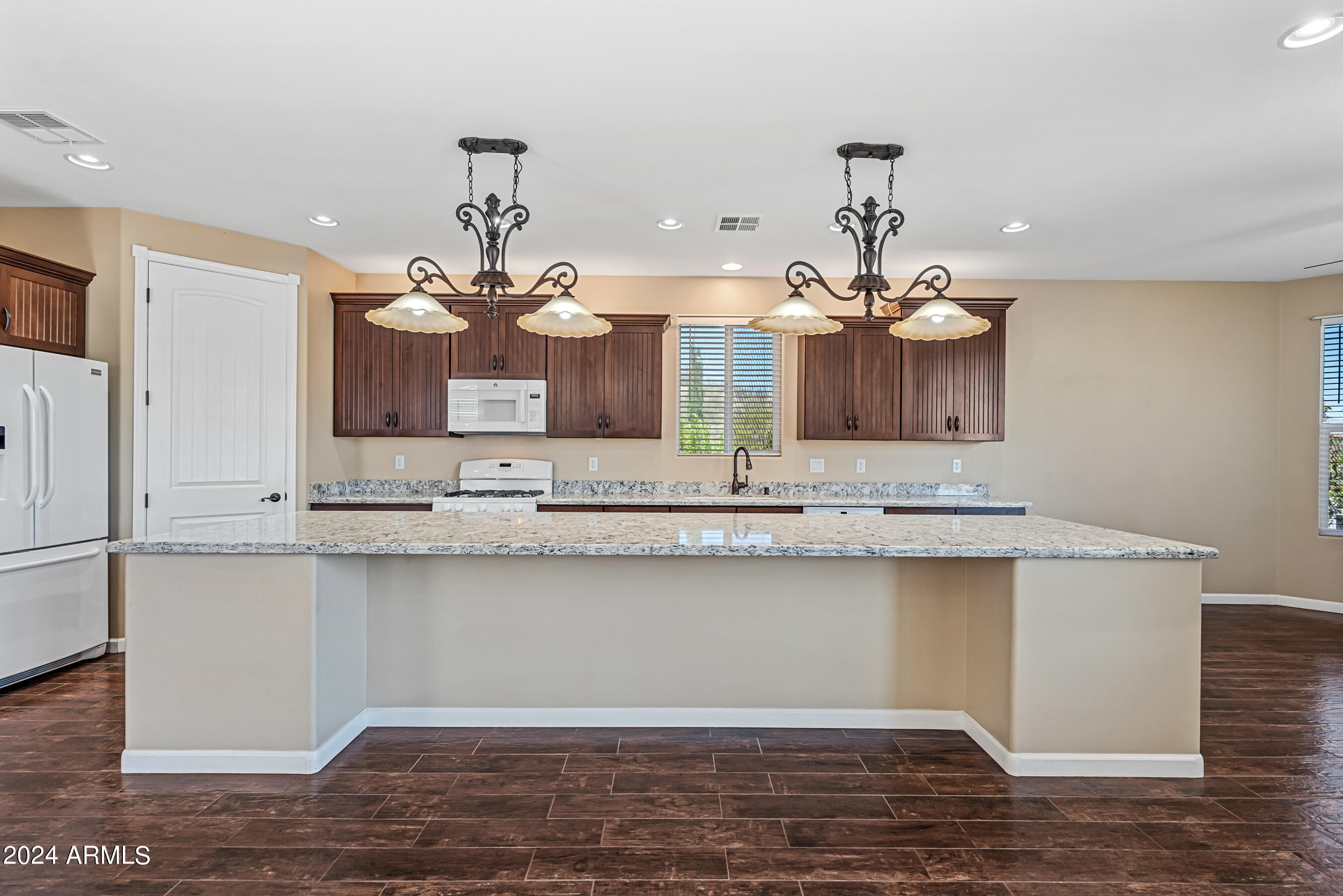 180 E AMARANTH Drive