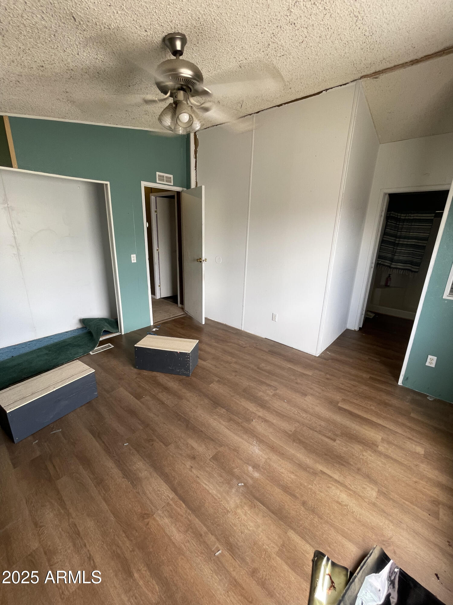 865 W MOUNTAIN VIEW Lane