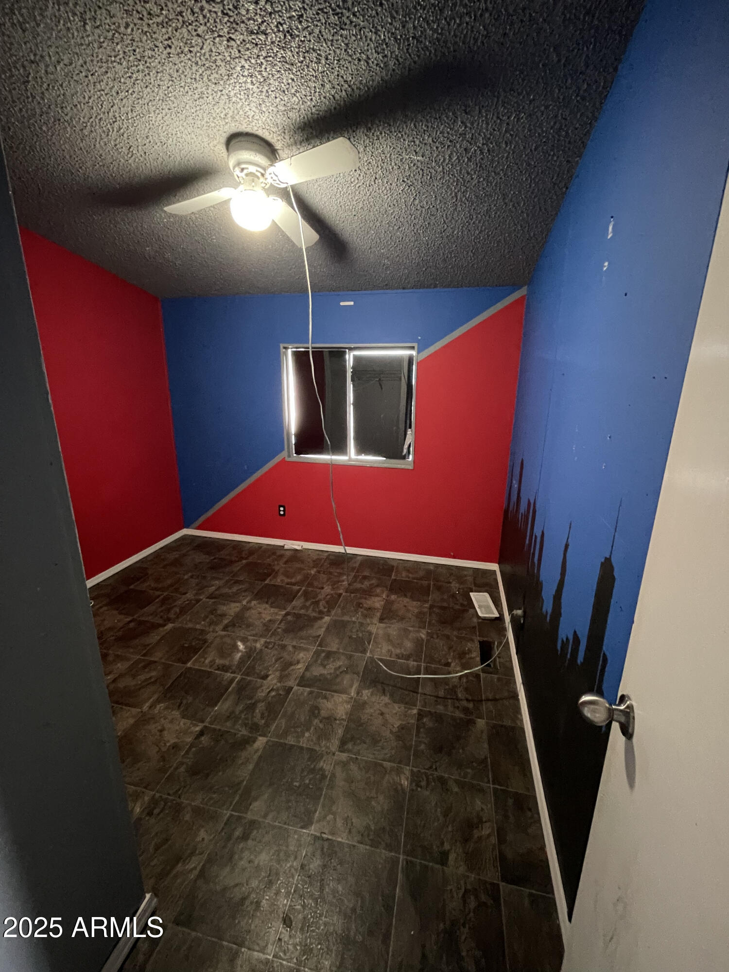 865 W MOUNTAIN VIEW Lane