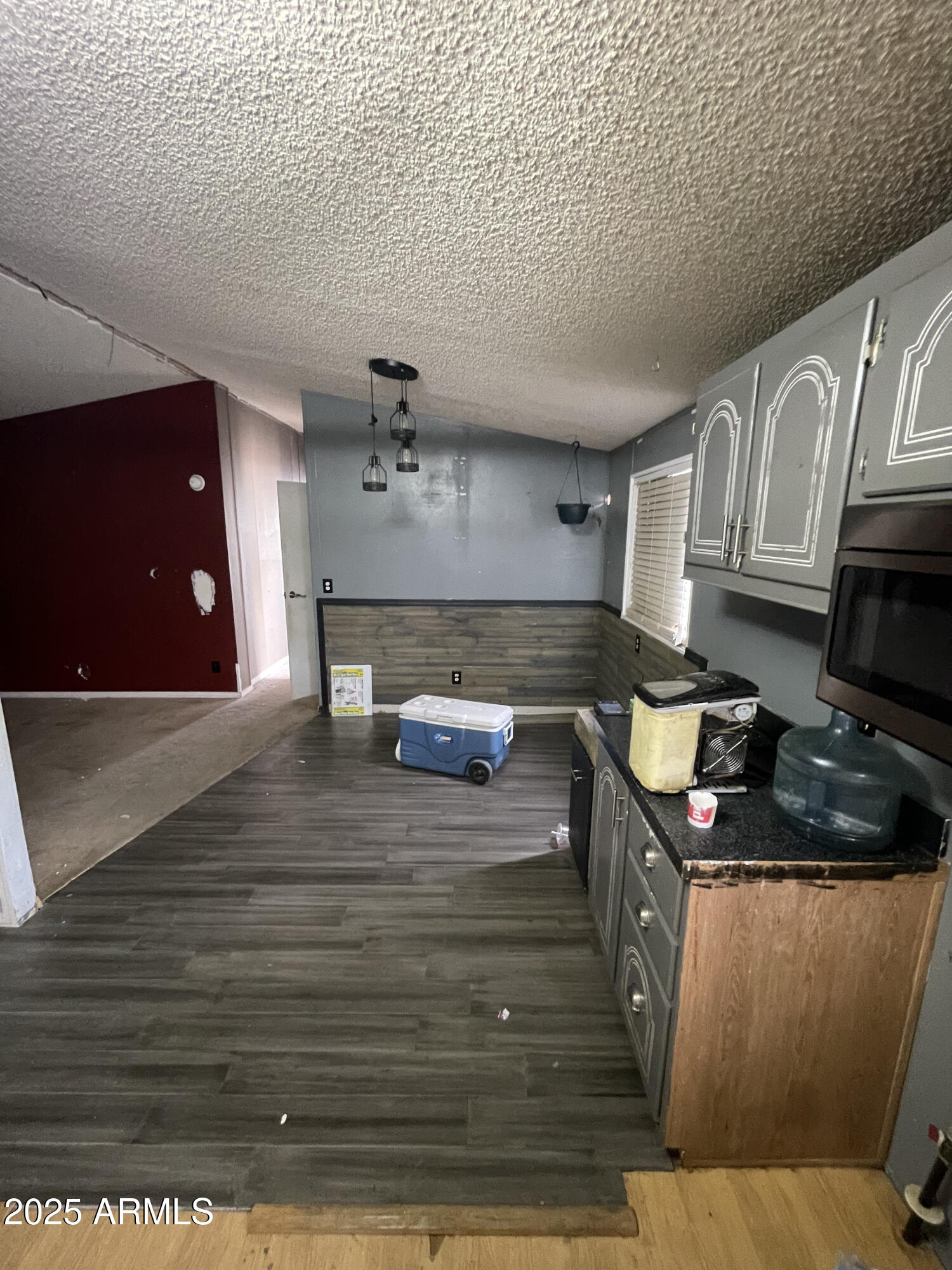 865 W MOUNTAIN VIEW Lane