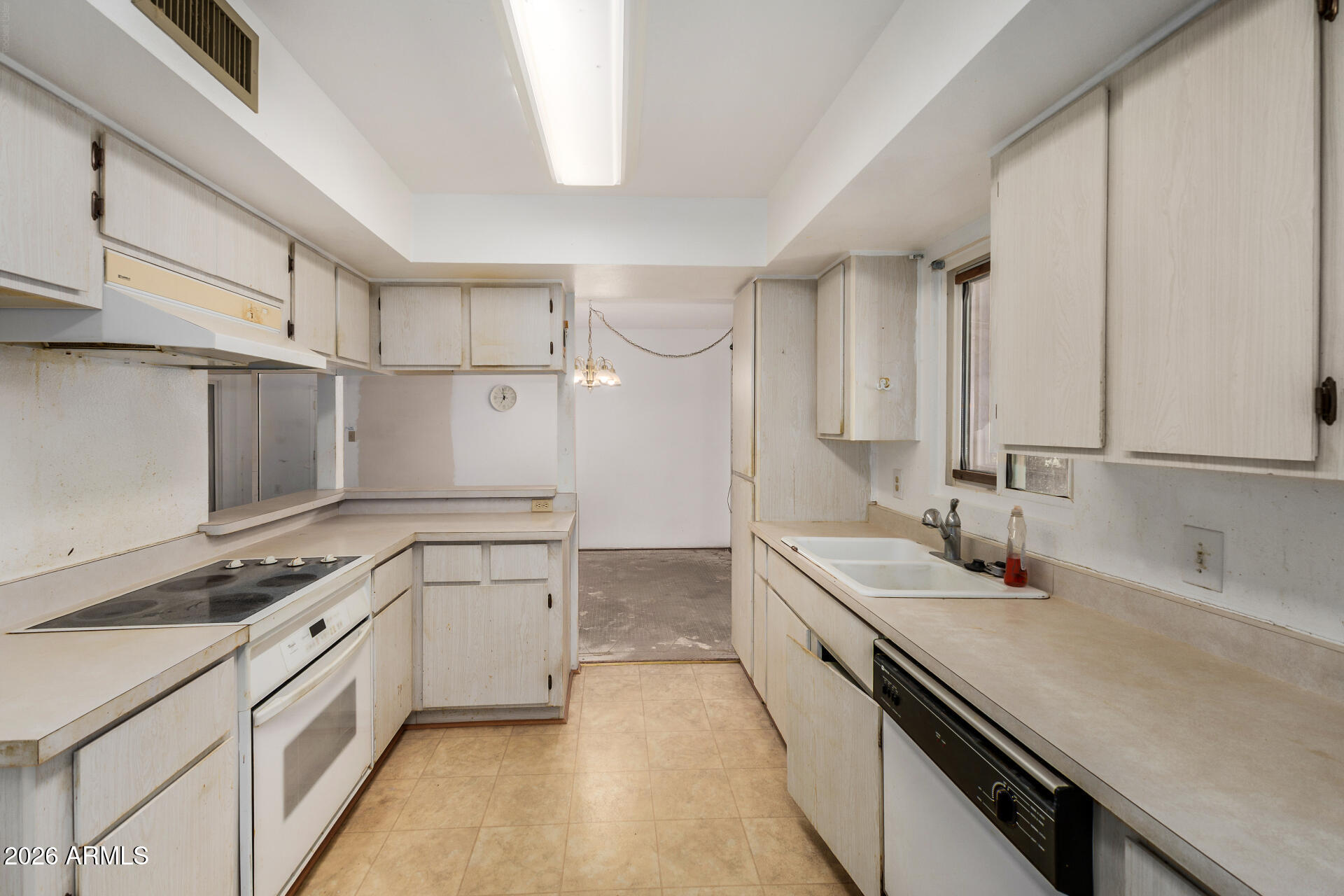 9347 E SUN LAKES Boulevard N