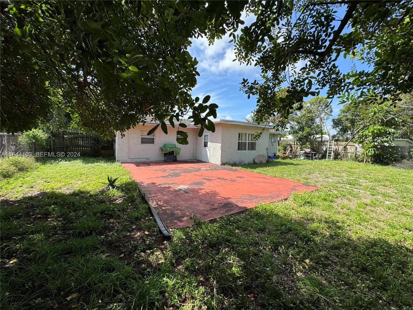 273 NE 40th Street