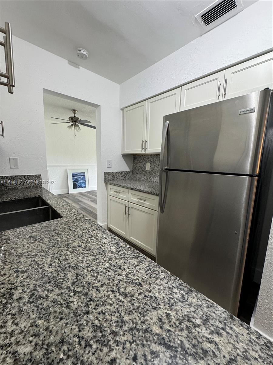 273 NE 40th Street