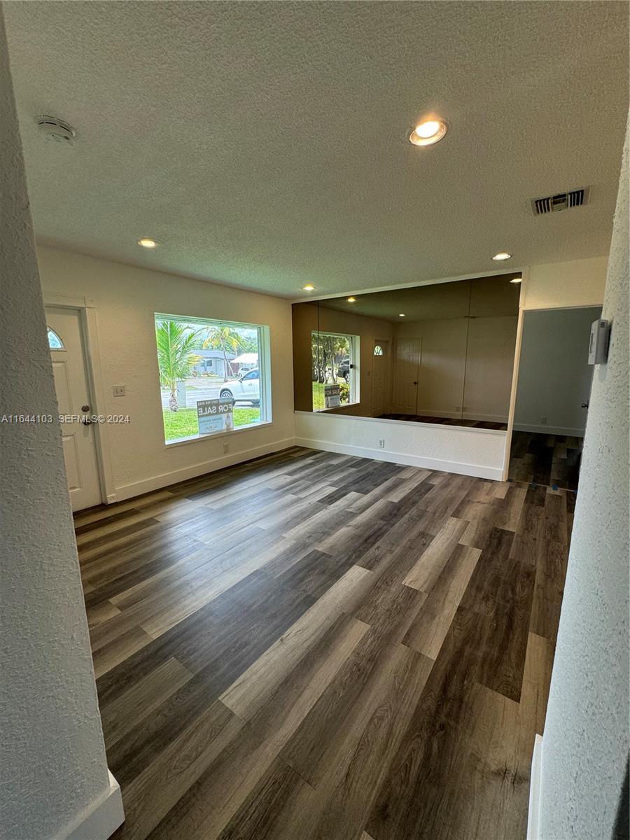 273 NE 40th Street