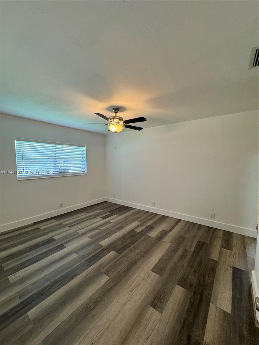 273 NE 40th Street