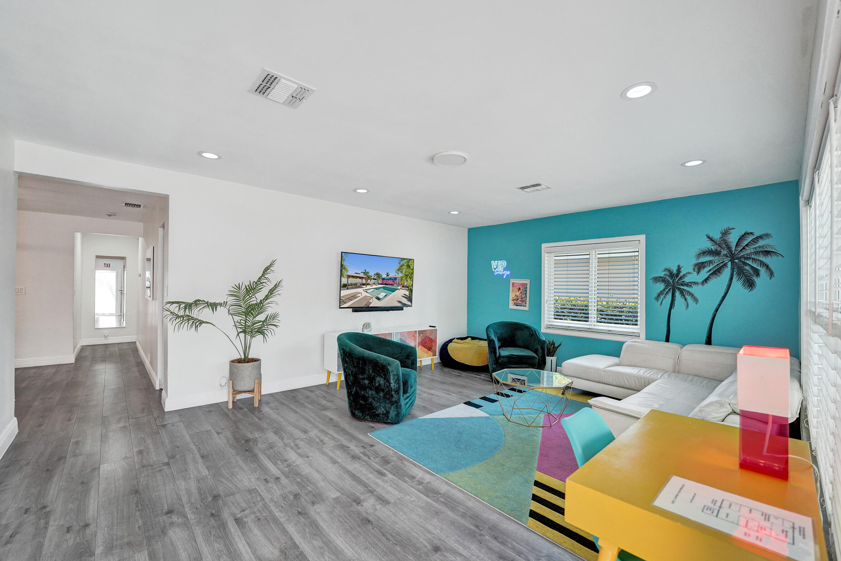 1535 HOLLYWOOD Boulevard