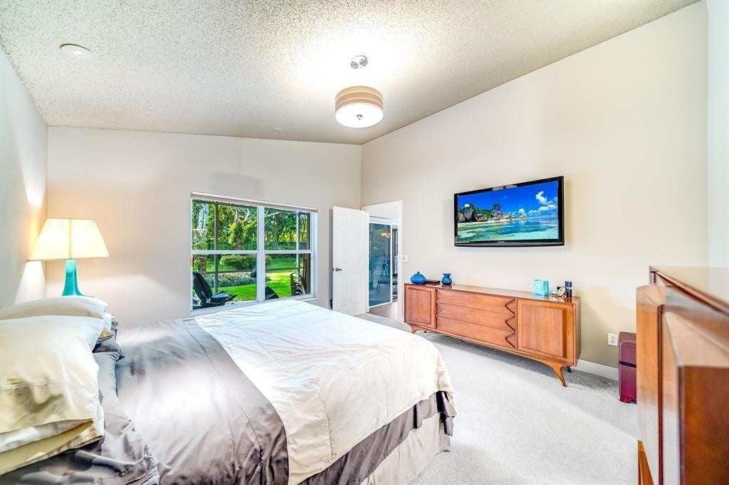 7638 CHARING CROSS Lane