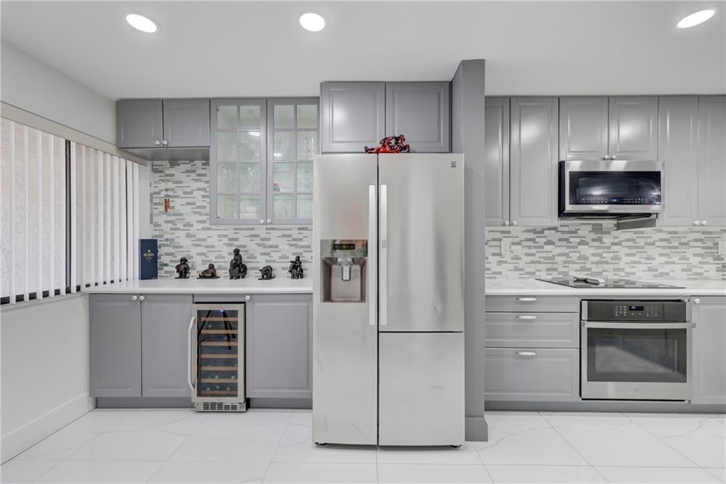 1604 Cypress Pointe Dr. Dr 1604