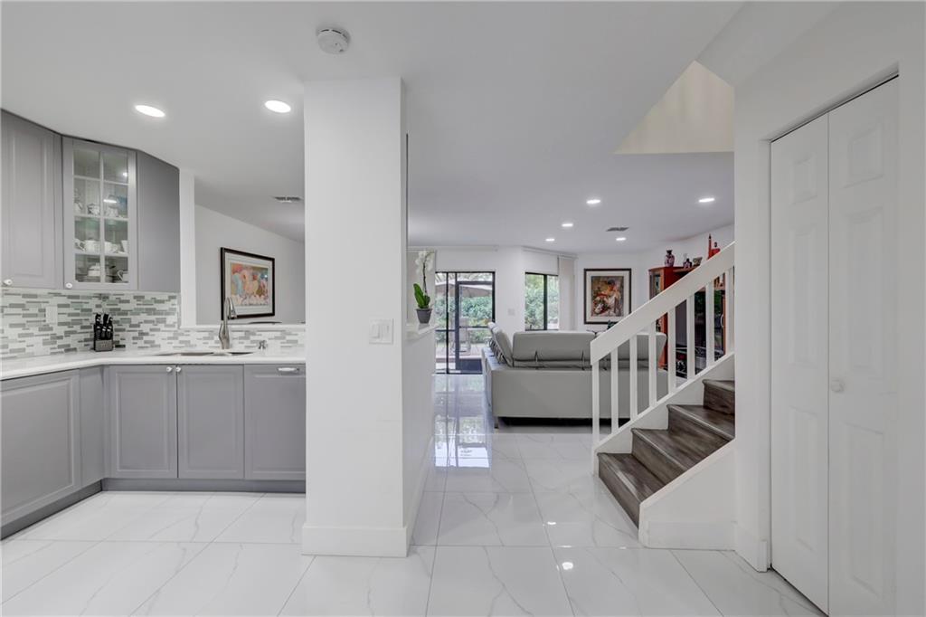 1604 Cypress Pointe Dr. Dr 1604