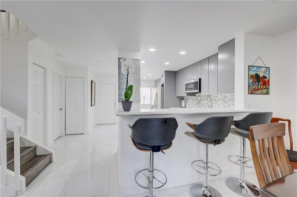 1604 Cypress Pointe Dr. Dr 1604