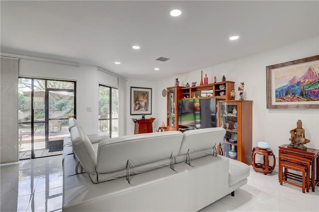 1604 Cypress Pointe Dr. Dr 1604