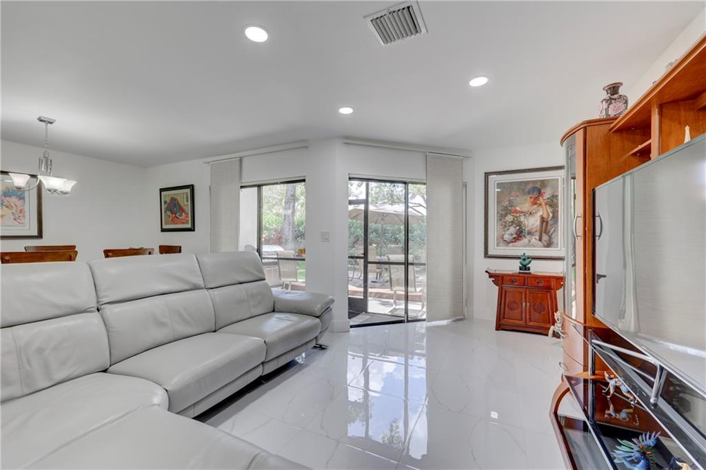 1604 Cypress Pointe Dr. Dr 1604