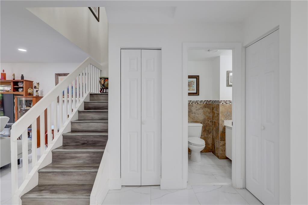 1604 Cypress Pointe Dr. Dr 1604