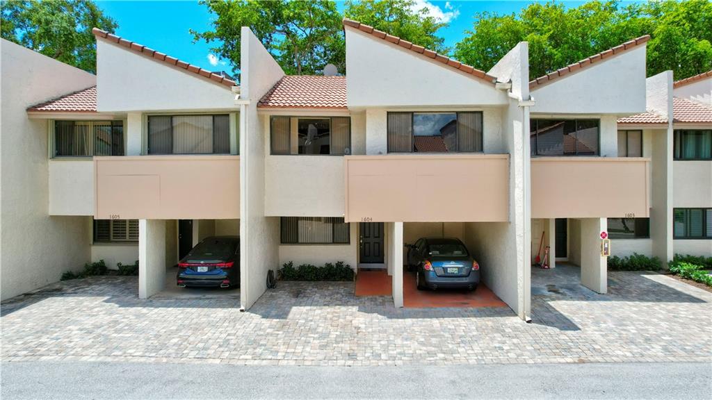 1604 Cypress Pointe Dr. Dr 1604