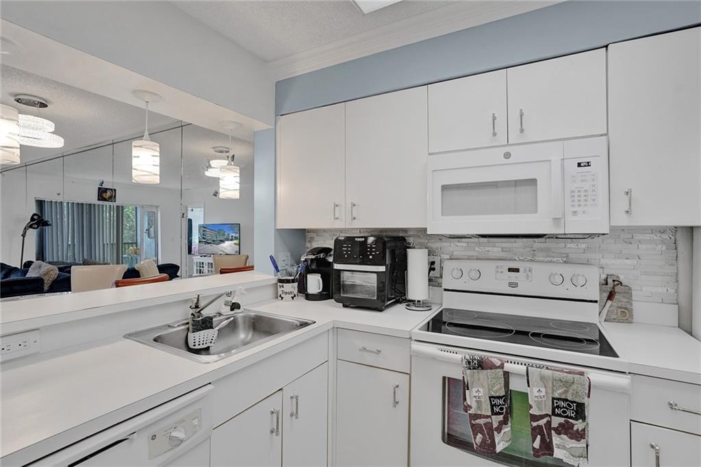 2236 N Cypress Bend Dr 407