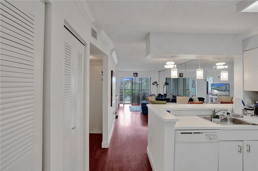 2236 N Cypress Bend Dr 407