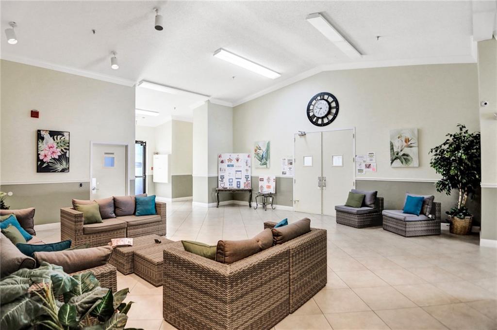 2236 N Cypress Bend Dr 407