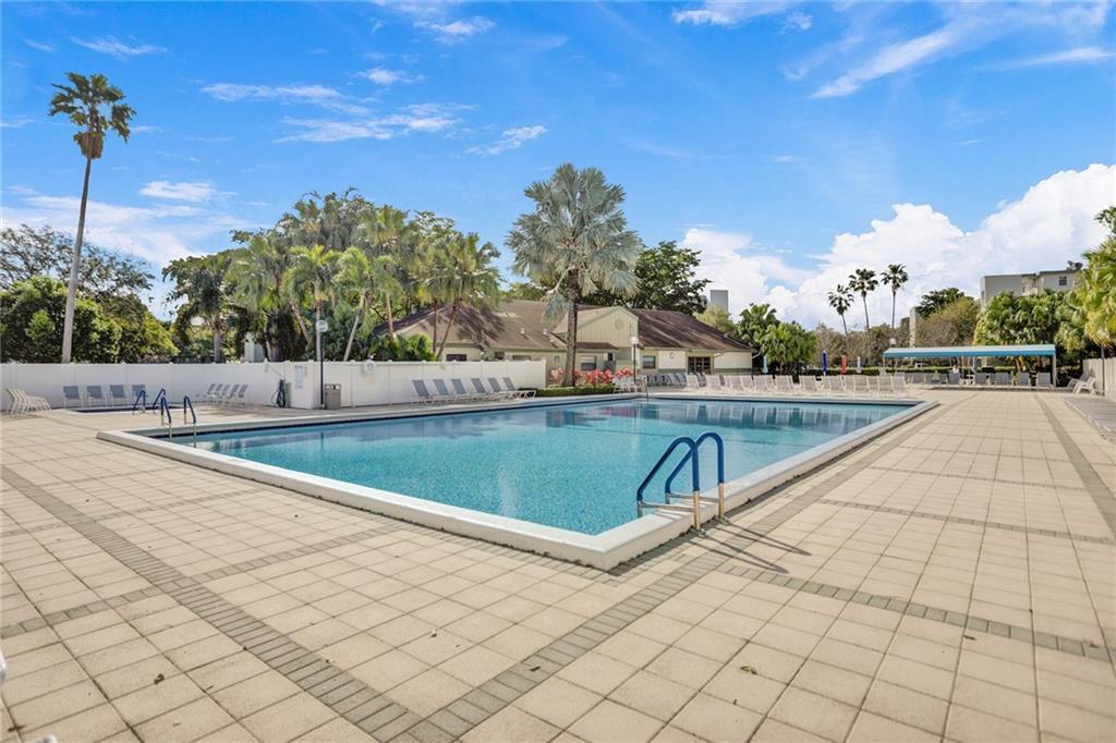 2236 N Cypress Bend Dr 407