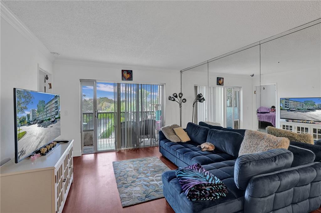 2236 N Cypress Bend Dr 407