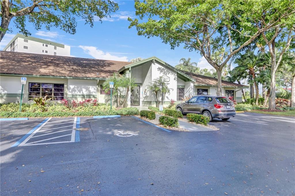 2236 N Cypress Bend Dr 407