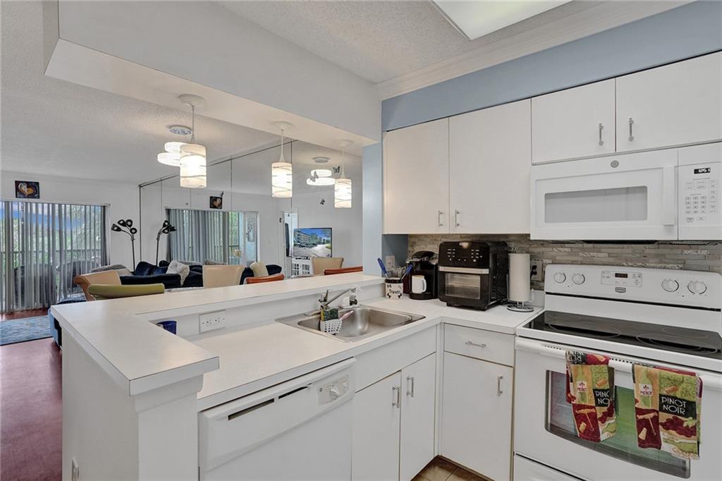 2236 N Cypress Bend Dr 407