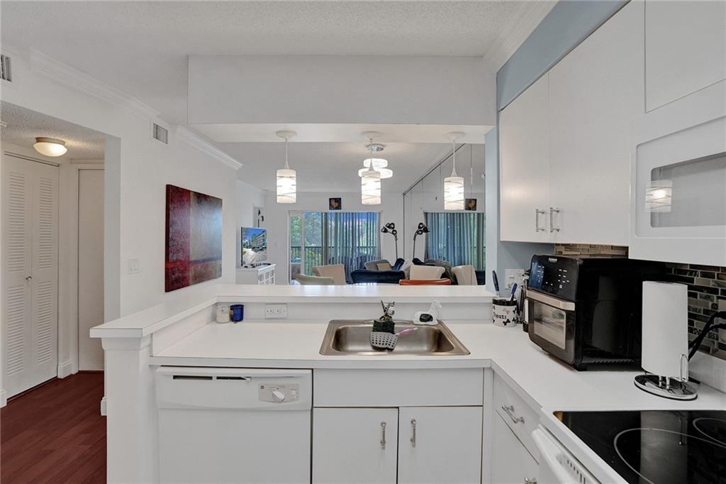 2236 N Cypress Bend Dr 407