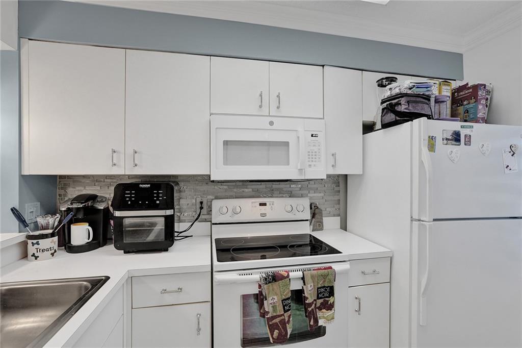 2236 N Cypress Bend Dr 407