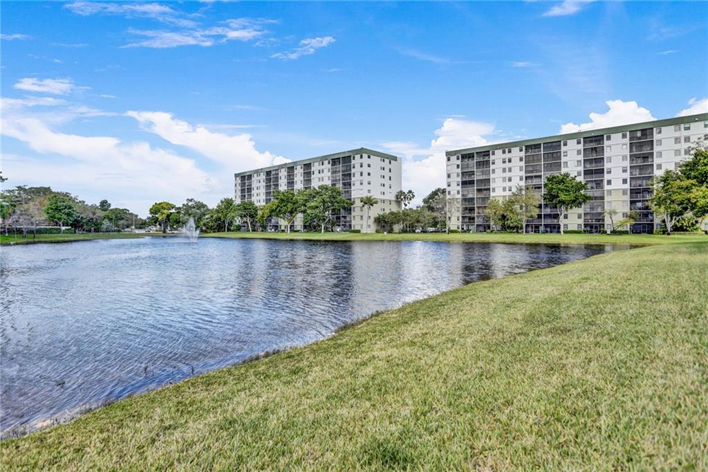 2236 N Cypress Bend Dr 407