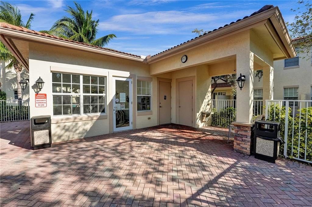 123 S Longport Cir 9C