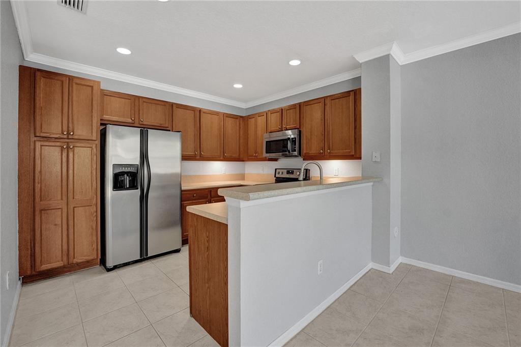 123 S Longport Cir 9C