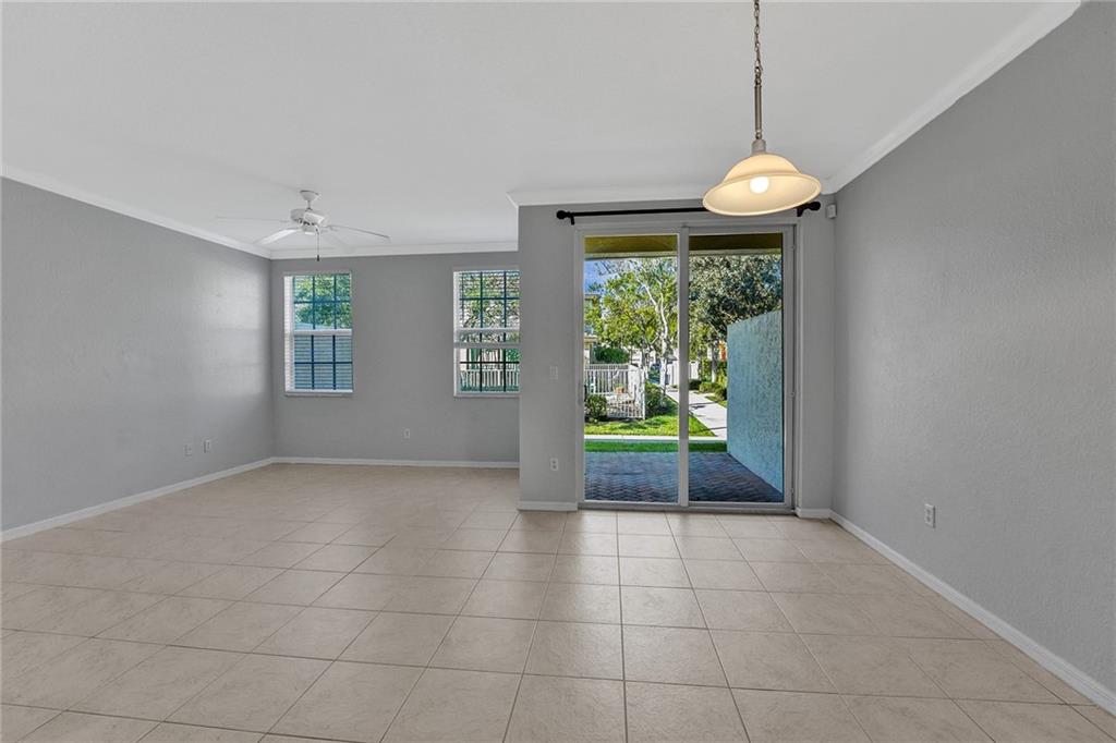 123 S Longport Cir 9C