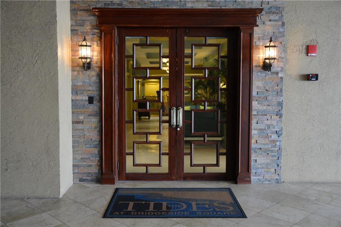 3020 NE 32ND AVE 814