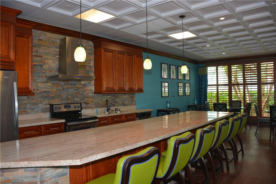 3020 NE 32ND AVE 814