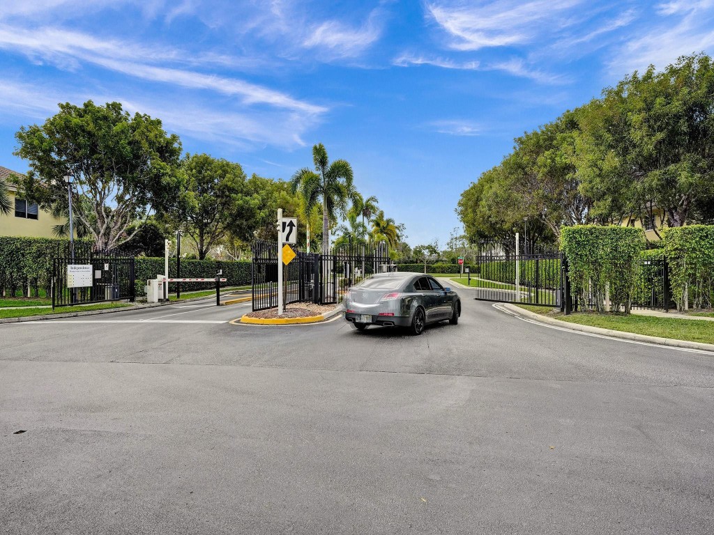 773 Imperial Lake Rd