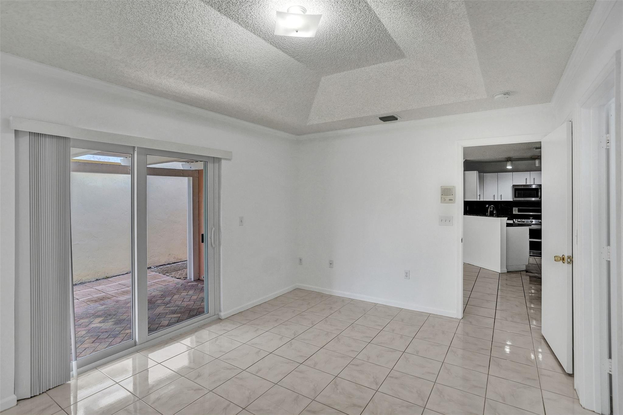 4032 Eastridge Dr