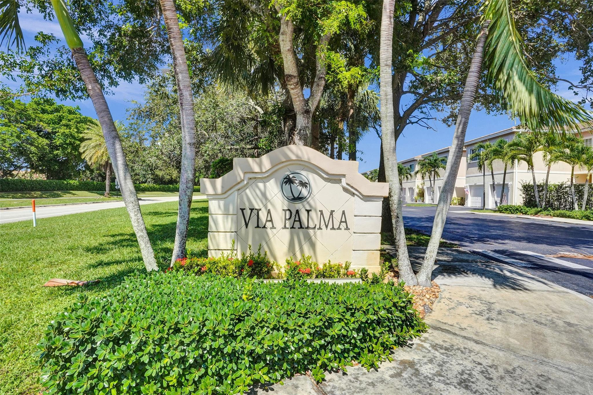 5437 Via Delray