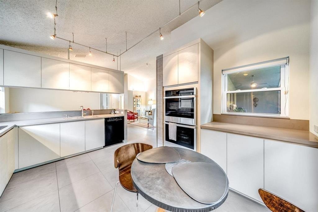 7638 Charing Cross Ln