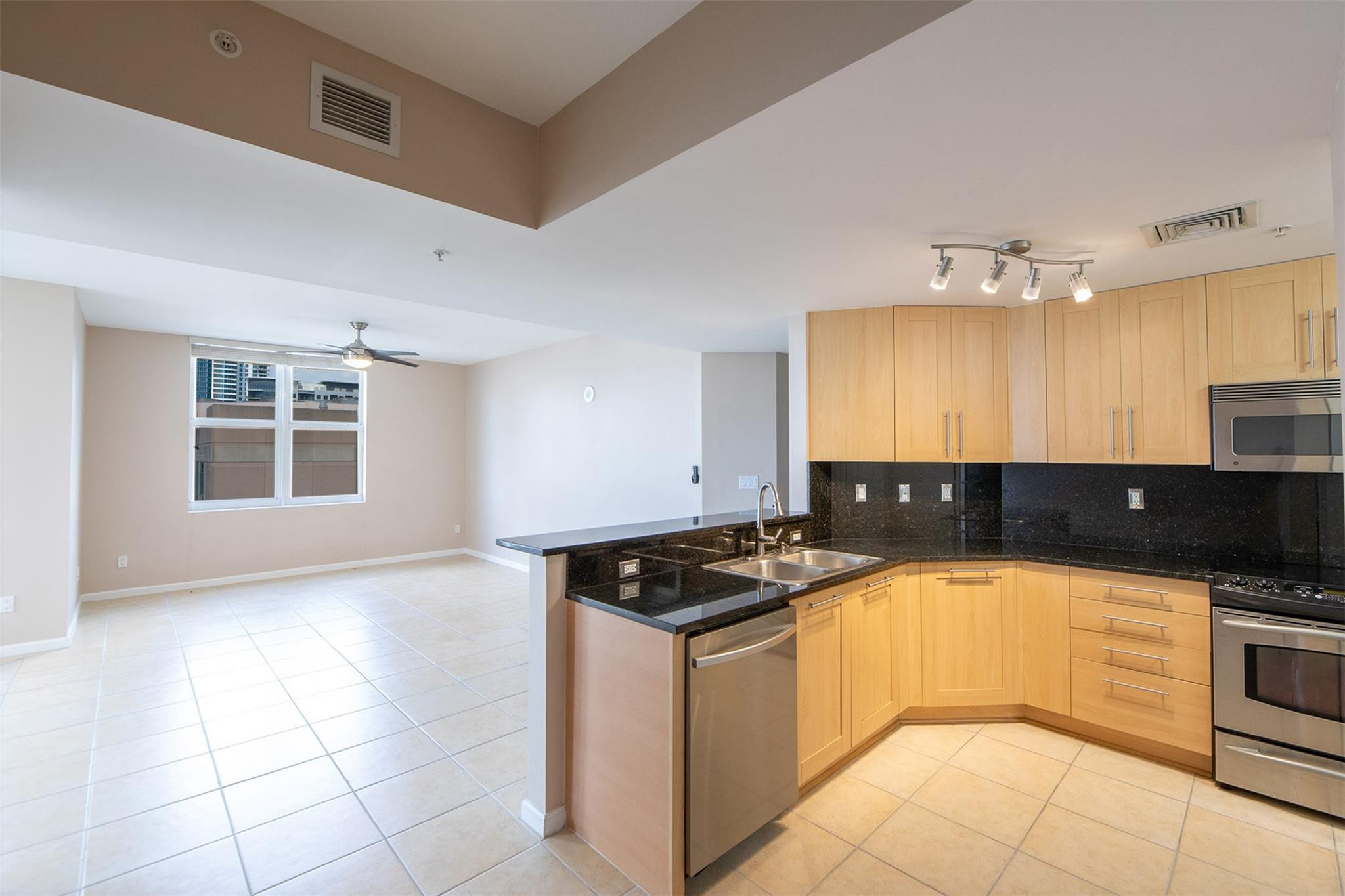 511 SE 5th Ave 1014