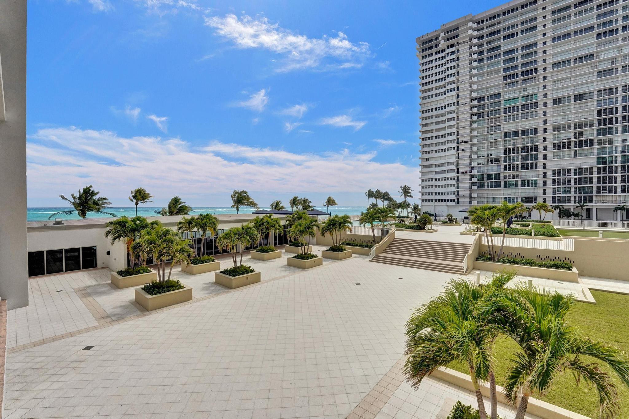 4300 N Ocean Blvd 2L